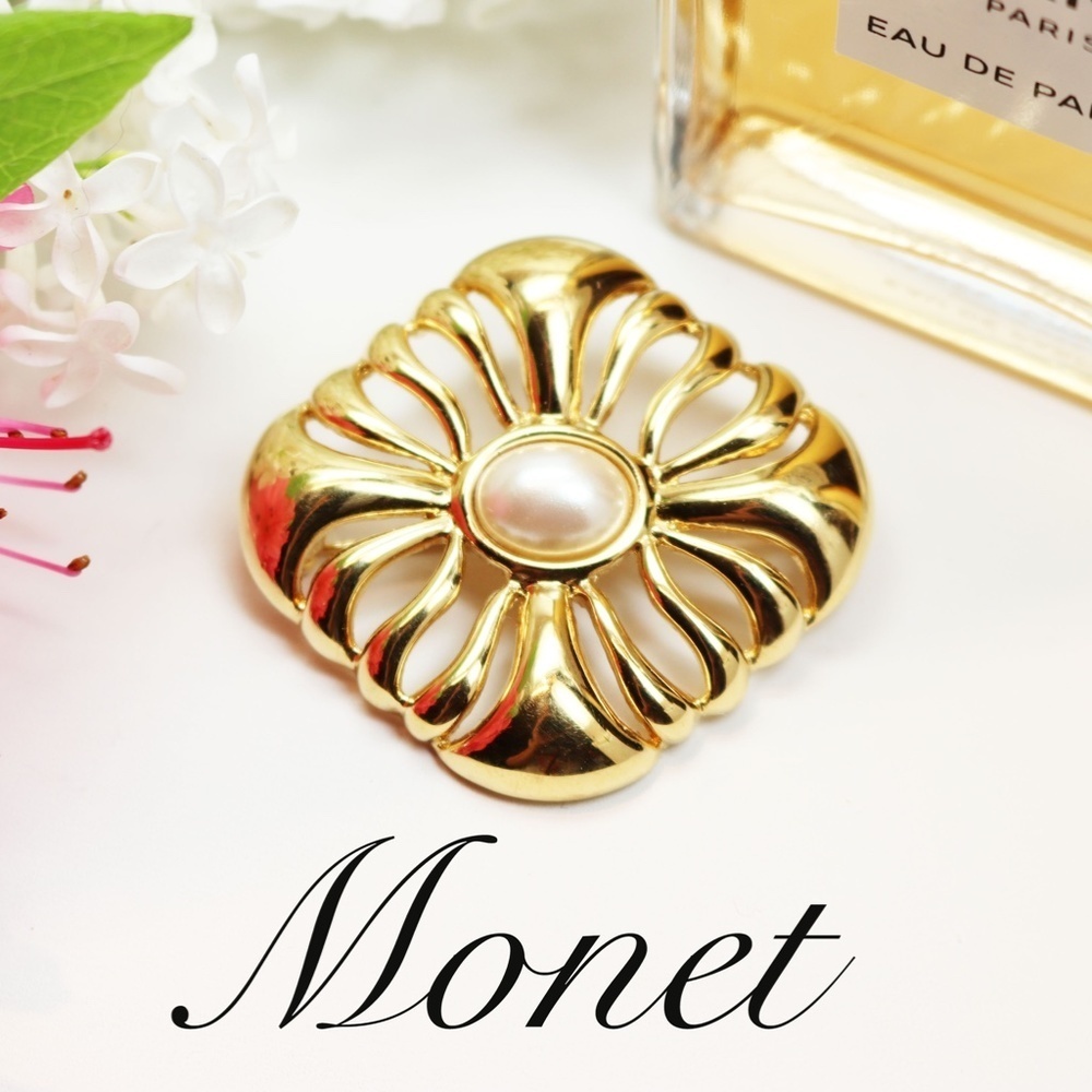 Monet Pearl Brooch - Picture 2 of 8